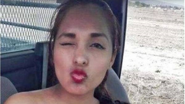 مكسيكية تفقد زوجها بسبب نشرها صورة كاشفة صدرها مكسيكية تفقد زوجها بسبب نشرها صورة كاشفة صدرها