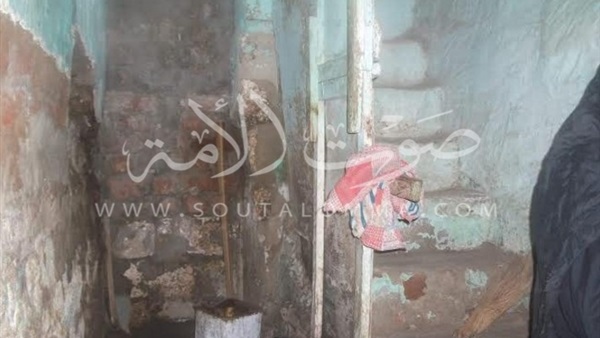 بالصور..«صوت الأمة» تقتحم جمهورية العشوائيات بالمنيا..الأهالي يشكون سوء الأحوال الصحية وانتشار الأوبئة.. وينددون«المسئولين قالولنا معندناش حل»..والمحافظ يدعو رجال الأعمال للتضامن مع الأزمة بالصور..«صوت الأمة» تقتحم جمهورية العشوائيات بالمنيا..الأهالي يشكون سوء الأحوال الصحية وانتشار الأوبئة.. وينددون«المسئولين قالولنا معندناش حل»..والمحافظ يدعو رجال الأعمال للتضامن مع الأزمة