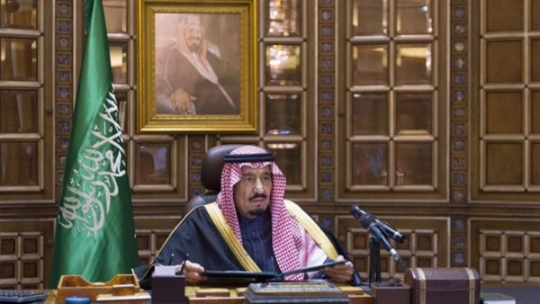 الملك سلمان يكلف وزير الصحة برئاسة «الهلال الأحمر» الملك سلمان يكلف وزير الصحة برئاسة «الهلال الأحمر»