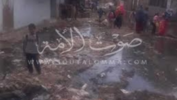 بالصور.. أبو شنب والسنباط قري تغرق في مياه الصرف الصحي  بالفيوم