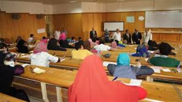 التابلت وسماعات الأذن محظورات جامعة «عين شمس» فى الإمتحانات التابلت وسماعات الأذن محظورات جامعة «عين شمس» فى الإمتحانات