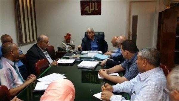 السكرتير العام بالغربية يناقش مواجهة الحشرات والزواحف السكرتير العام بالغربية يناقش مواجهة الحشرات والزواحف