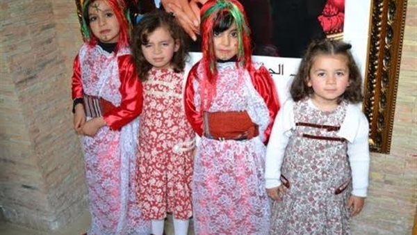 لغات الأقليات في مصر.. «الأرض مش بتتكلم عربي».. «الدومارية» لغة الغجر في «الإسكندرية والدقهلية».. «البجاوي» تُنطق ولا تُكتب.. عائلة طلبة يخفون سر «الهاجا»..والأمازيغ يطالبون بتدريس لغتهم لأبناء «سيوة»