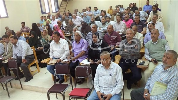 بالصور.. وكيل التعليم بمطروح يجتمع مع رؤساء لجان «الإعدادية» بالصور.. وكيل التعليم بمطروح يجتمع مع رؤساء لجان «الإعدادية»