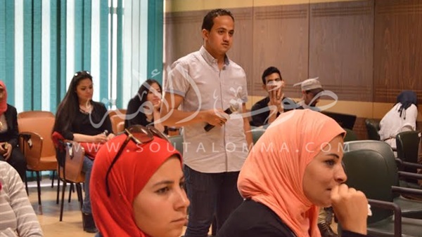 حمدى: 70% من البطالة تقع على مسئولية الشباب حمدى: 70% من البطالة تقع على مسئولية الشباب