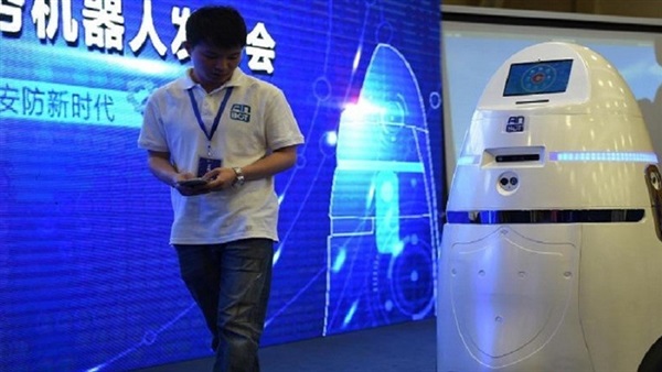 الصين تطور روبوتا لصعق المتظاهرين