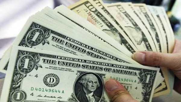 الدولار يتخلى عن مكاسبه بعد ارتفاعه لأعلى مستوى في أسبوعين الدولار يتخلى عن مكاسبه بعد ارتفاعه لأعلى مستوى في أسبوعين