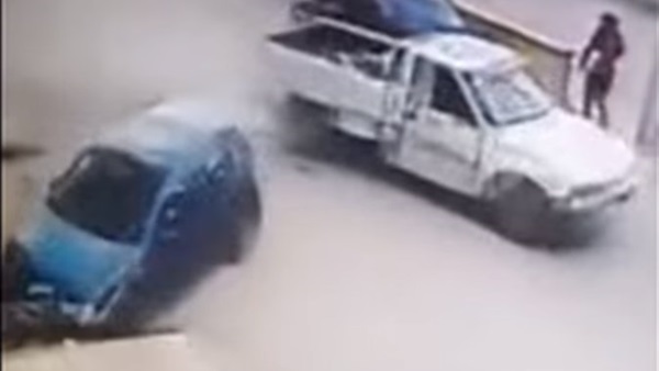 بالفيديو.. نجاة فتاة من حادث تصادم 3 سيارات بدمياط بالفيديو.. نجاة فتاة من حادث تصادم 3 سيارات بدمياط