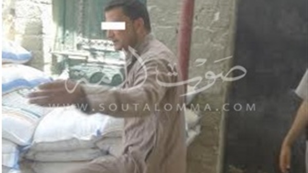 بالصور.. ضبط مصنع أعلاف بدون ترخيص ببوهة شطانوف بأشمون 