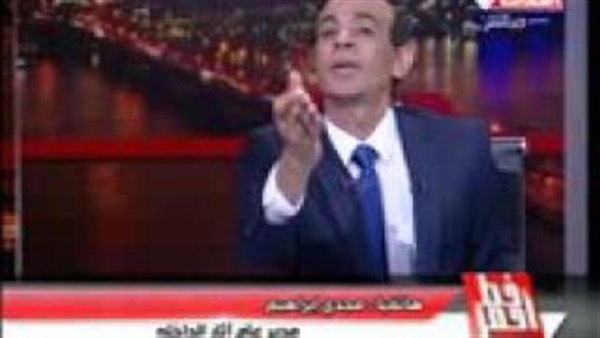 إعلامي يفاجئ مسؤول بالآثار بعرض قطعة أثرية.. والأخير: «جيبتها منين؟»