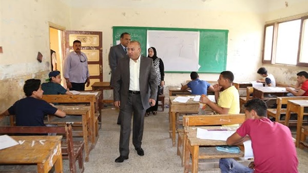 بالصور.. محافظ المنوفية يتفقد لجان امتحانات الشهادة الإعدادية بالصور.. محافظ المنوفية يتفقد لجان امتحانات الشهادة الإعدادية