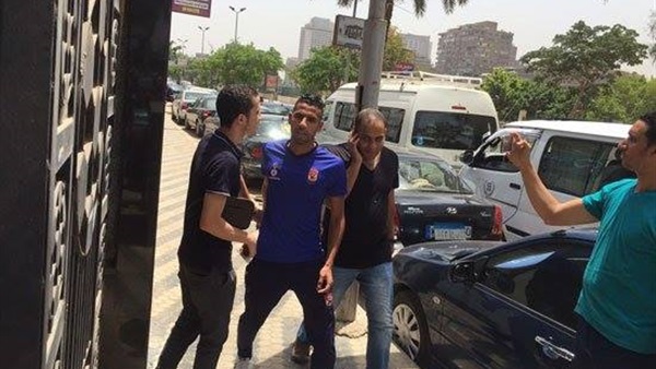 بالصورة.. مؤمن زكريا يطالب بمستحقاته المتأخرة من الزمالك