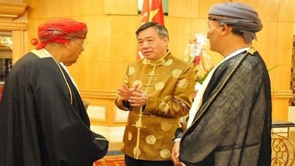 تعاون تجاري واستثماري بين سلطنة عمان والصين