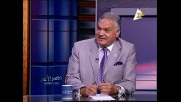 بالفيديو.. دكتور بالجامعة الأميريكة للسيسى: الأزمات لا يصلح معها المسكنات