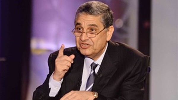 وزير الكهرباء يعرض أنشطة الوزارة لدعم الطاقة خلال العامين الماضيين  