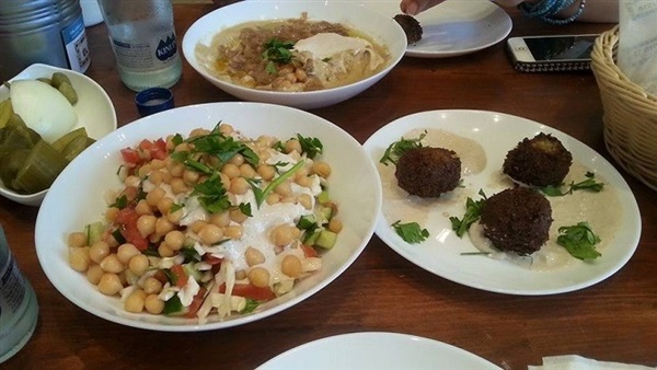 الحمص يجمع الإسرائليين والفلسطينيين على طاولة مشتركة الحمص يجمع الإسرائليين والفلسطينيين على طاولة مشتركة