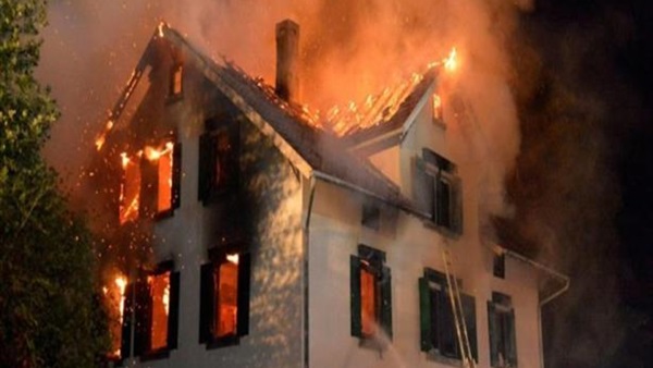 مصرع 3 وإصابة 27 آخرين في حريق عقار بألمانيا