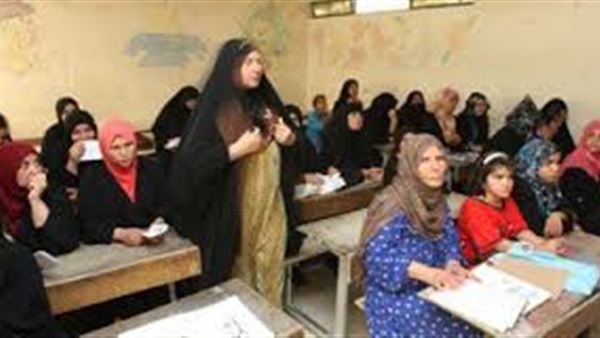 «تعليم الكبار»: اختيار «الطوابية» أول قرية بلا أمية بقنا