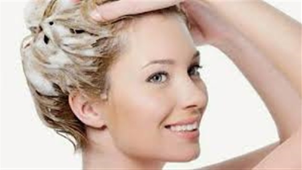 للسيدات.. أحذرى الاستحمام يوميا بالشامبوه