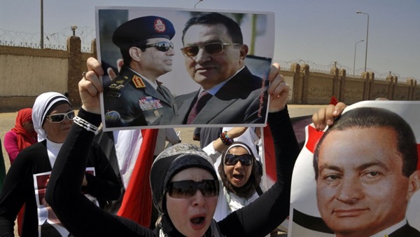 مؤيدو مبارك في ذكرى وفاة حفيده: «تعيش وتفتكر ياريس» مؤيدو مبارك في ذكرى وفاة حفيده: «تعيش وتفتكر ياريس»