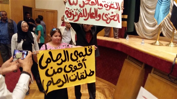 بالصور.. «الصحفيين» ترفع شعار « قلمي الرصاص أقوى من الرصاص» بالصور.. «الصحفيين» ترفع شعار « قلمي الرصاص أقوى من الرصاص»