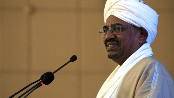 الرئيس السوداني يتعهد بتوفير التمويل اللازم لتنفيذ مشاريع الخدمة الوطنية