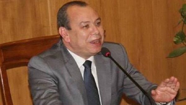 محافظ دمياط يستبعد رئيس وحدة محلية قدم مستندات مزورة لتعينه محافظ دمياط يستبعد رئيس وحدة محلية قدم مستندات مزورة لتعينه