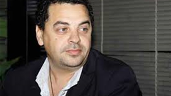 طارق العريان يقدم تعازيه لـ«أبولبن» لفقدانه أقاربه في «الطائرة المصرية» طارق العريان يقدم تعازيه لـ«أبولبن» لفقدانه أقاربه في «الطائرة المصرية»