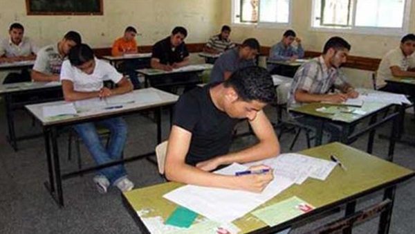 التحفظ على طالبين مزقا ورقات الإجابة بامتحانات دبلومات بورسعيد