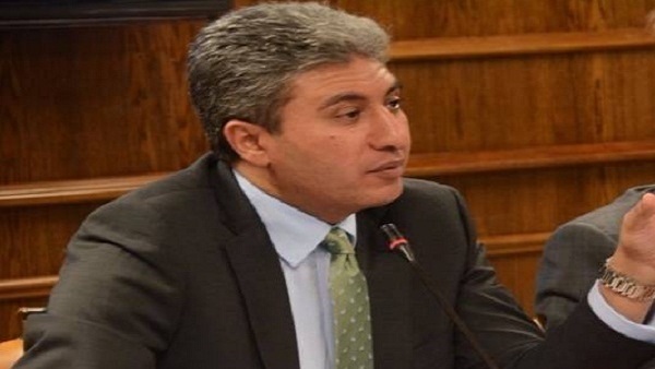 وزير الطيران: ينفى العثور على الصندوقين الأسودين للطائرة المنكوبة.. لم نستقبل إنذار بوجود حريق في الطائرة.. هناك محاولات لوضع مصر في موقف المتهم.. ويصف اشاعات «CNN» حول «شقير» بالحقيرة وزير الطيران: ينفى العثور على الصندوقين الأسودين للطائرة المنكوبة.. لم نستقبل إنذار بوجود حريق في الطائرة.. هناك محاولات لوضع مصر في موقف المتهم.. ويصف اشاعات «CNN» حول «شقير» بالحقيرة