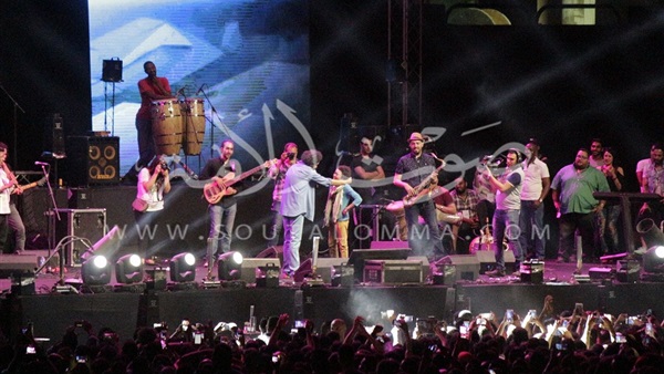 بالصور.. الكينج لـ «منير الصغير»: «متخفش هتبقى ممثل كويس»