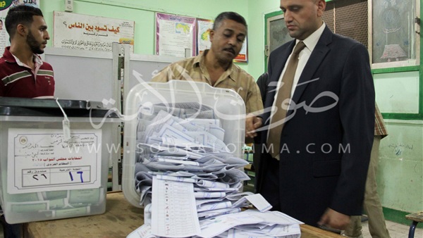 انتهاء لجنة 85 بالزمالك: تصدر عبد الرحيم على بـ 275 صوتًا انتهاء لجنة 85 بالزمالك: تصدر عبد الرحيم على بـ 275 صوتًا
