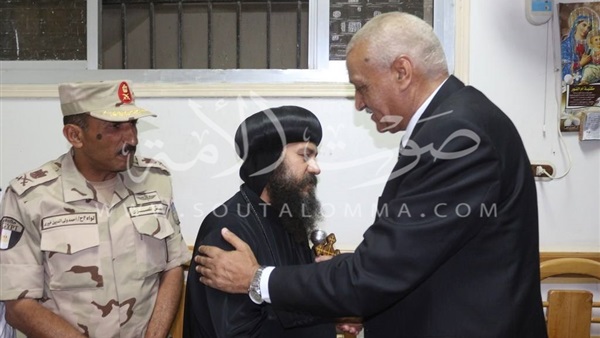 بالصور.. قيادات السويس تقدم التعزية في ضحية الطائرة المنكوبة بالصور.. قيادات السويس تقدم التعزية في ضحية الطائرة المنكوبة