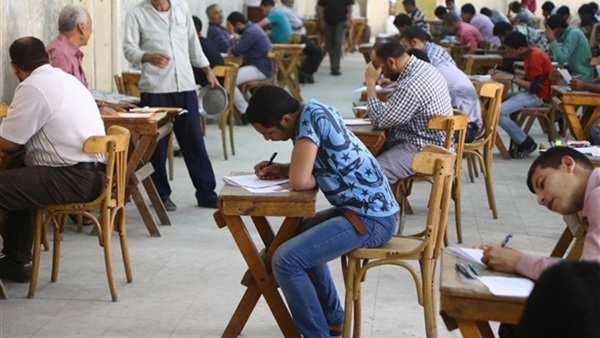 إلغاء امتحان طالبة بالمنوفية لضبطها بتليفون داخل اللجنة إلغاء امتحان طالبة بالمنوفية لضبطها بتليفون داخل اللجنة