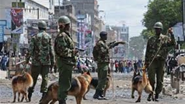 الشرطة الكينية تفرق احتجاجات بغاز مسيل للدموع 