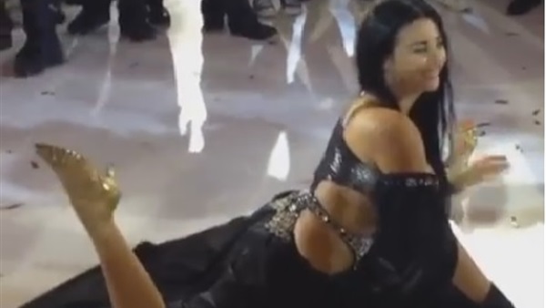 بالفيديو... رقصة مثيرة لـ«صافيناز» تثير رواد «فيسبوك»