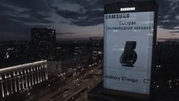 سامسونغ تروج لـ Galaxy S7 Edge بنسخة عملاقة بموسكو سامسونغ تروج لـ Galaxy S7 Edge بنسخة عملاقة بموسكو