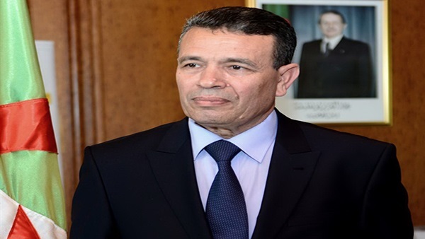 وزير الطاقة الجزائري يؤكد استمرار دعم نشاط التنقيب رغم تراجع الأسعار وزير الطاقة الجزائري يؤكد استمرار دعم نشاط التنقيب رغم تراجع الأسعار