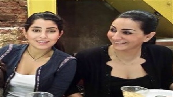 بالصورة.. آيتن عامر تهنىء شقيقتها «وفاء» بعيد ميلادها