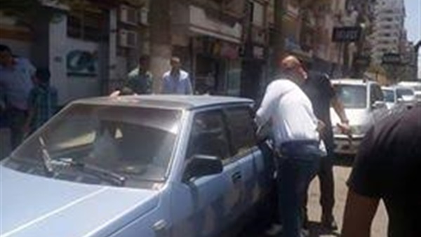 بالصور.. سيارة تثير رعب أهالي حي الشرق ببورسعيد بالصور.. سيارة تثير رعب أهالي حي الشرق ببورسعيد