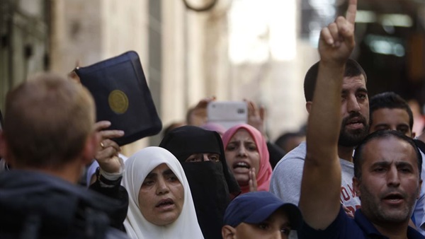300 فلسطيني يغادرون غزة للصلاة في الأقصى