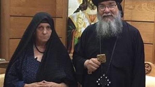 محافظة المنيا تحت سيطرة «الفتنة الطائفية».. البابا تواضروس يأمر بـ«ضبط النفس».. أسقف عام «أبو قرقاص» يشكر السيسى لتدخلة فى الوقت المناسب لحل الأزمة.. ورئيس الطائفة الانجيلية يطالب بتطبيق القانون محافظة المنيا تحت سيطرة «الفتنة الطائفية».. البابا تواضروس يأمر بـ«ضبط النفس».. أسقف عام «أبو قرقاص» يشكر السيسى لتدخلة فى الوقت المناسب لحل الأزمة.. ورئيس الطائفة الانجيلية يطالب بتطبيق القانون