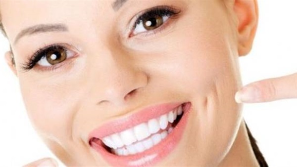 6 وصفات منزلية لأسنان ناصعة البياض واللمعان 6 وصفات منزلية لأسنان ناصعة البياض واللمعان