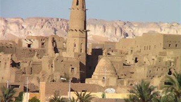 تنفيذ عدد من المنشآت الخدمية بقرية القصر بالداخلة