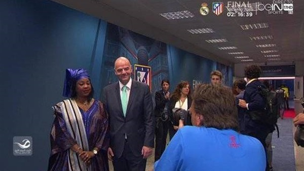 رئيس الـ«فيفا» يصل ملعب «سان سيرو» لمتابعة نهائي أوروبا