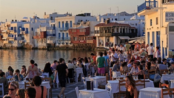 الجارديان: قطاع السياحة باليونان يشهد ازدهارا خاصة في أثينا