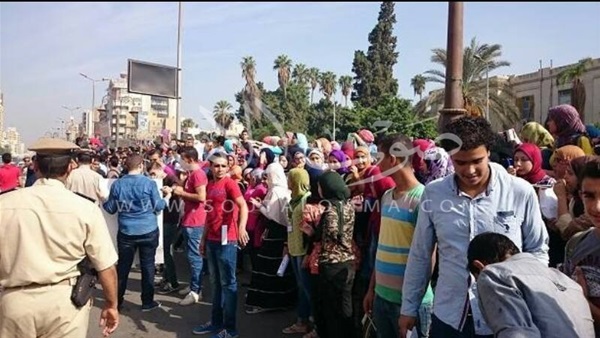 أمن الغربية يطلق القنابل «المسيلة» لفض تظاهرات طلاب الثانوية