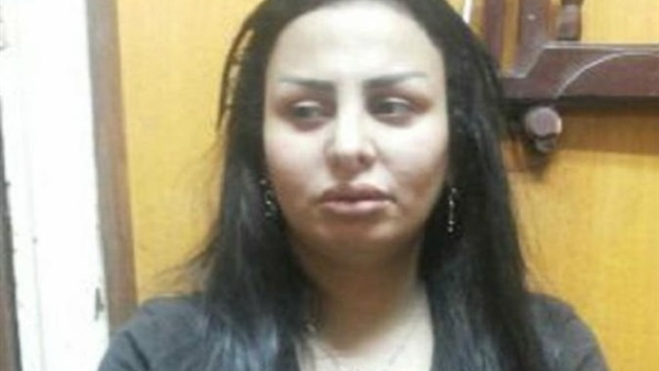 مصدر أمني يكشف تفاصيل القبض علي بطلة فيديو «سيب إيدي» مصدر أمني يكشف تفاصيل القبض علي بطلة فيديو «سيب إيدي»