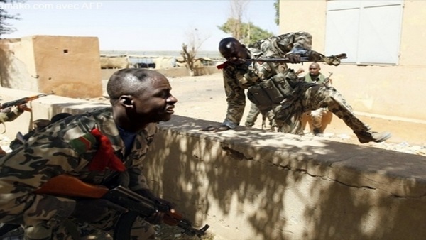 فرنسا تدين مقتل 5 جنود من الجيش المالي