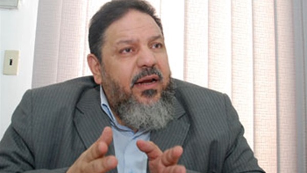 بالفيديو والصور.. وزراء وسياسيون وسفراء وأدباء في سرادق عزاء "الغيطاني"